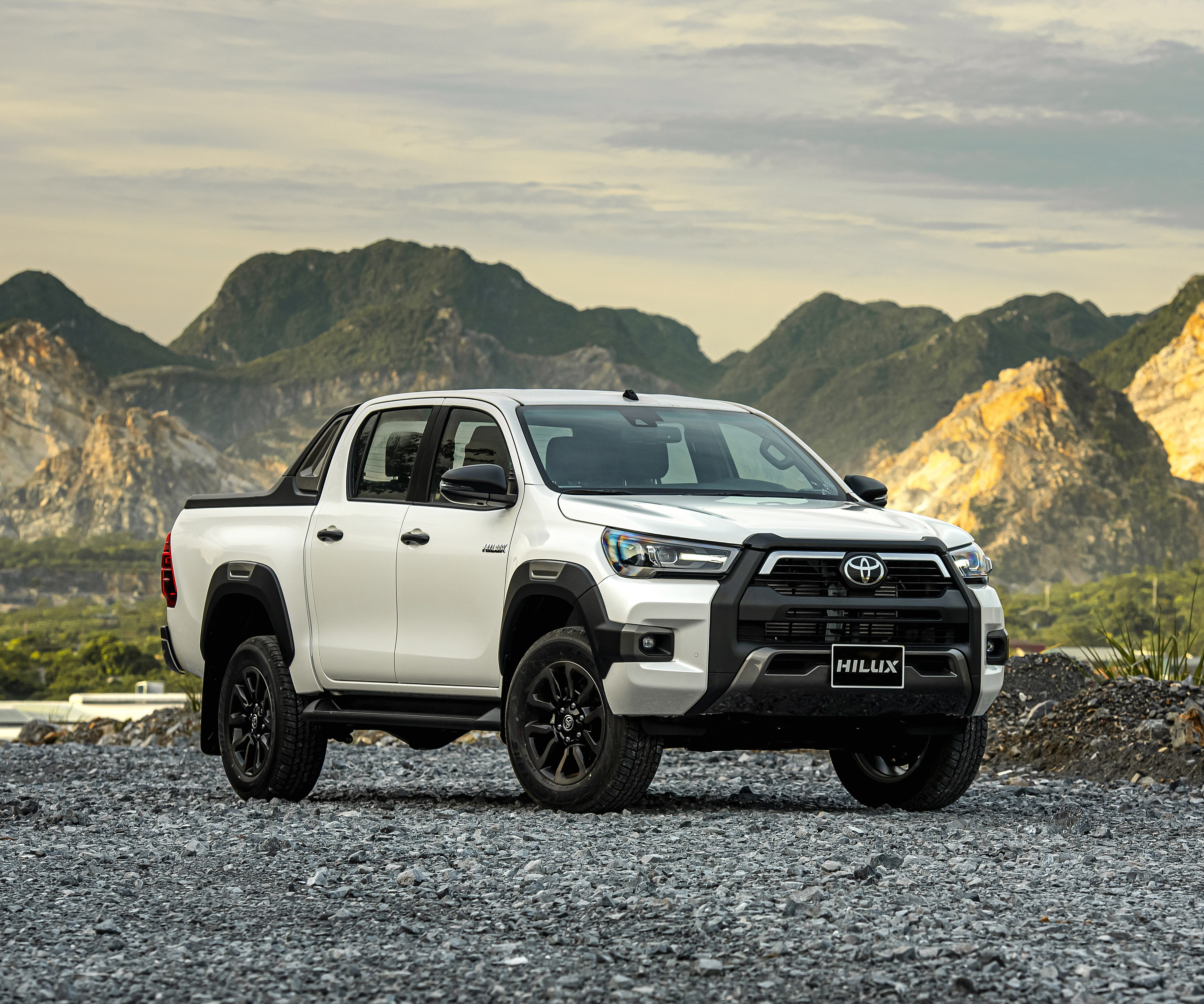 HILUX 2.4L 4x2 AT